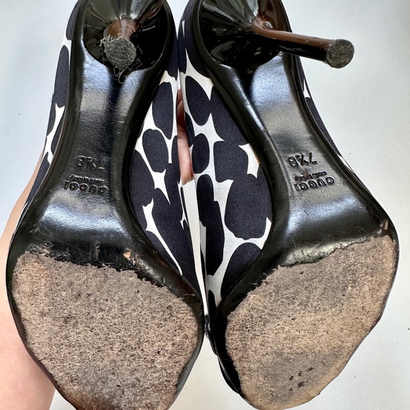 Gucci horsebit peep toe pumps in black and white silk 37.5 - Picture 10 of 10